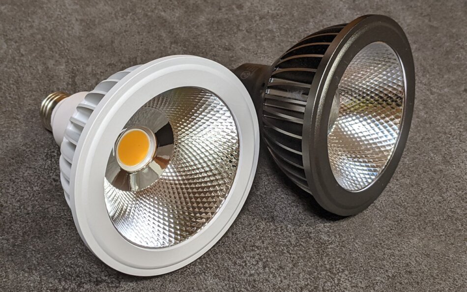 AMATERAS LED 20WとTSUKUYOMI LED 20Wの外観比較